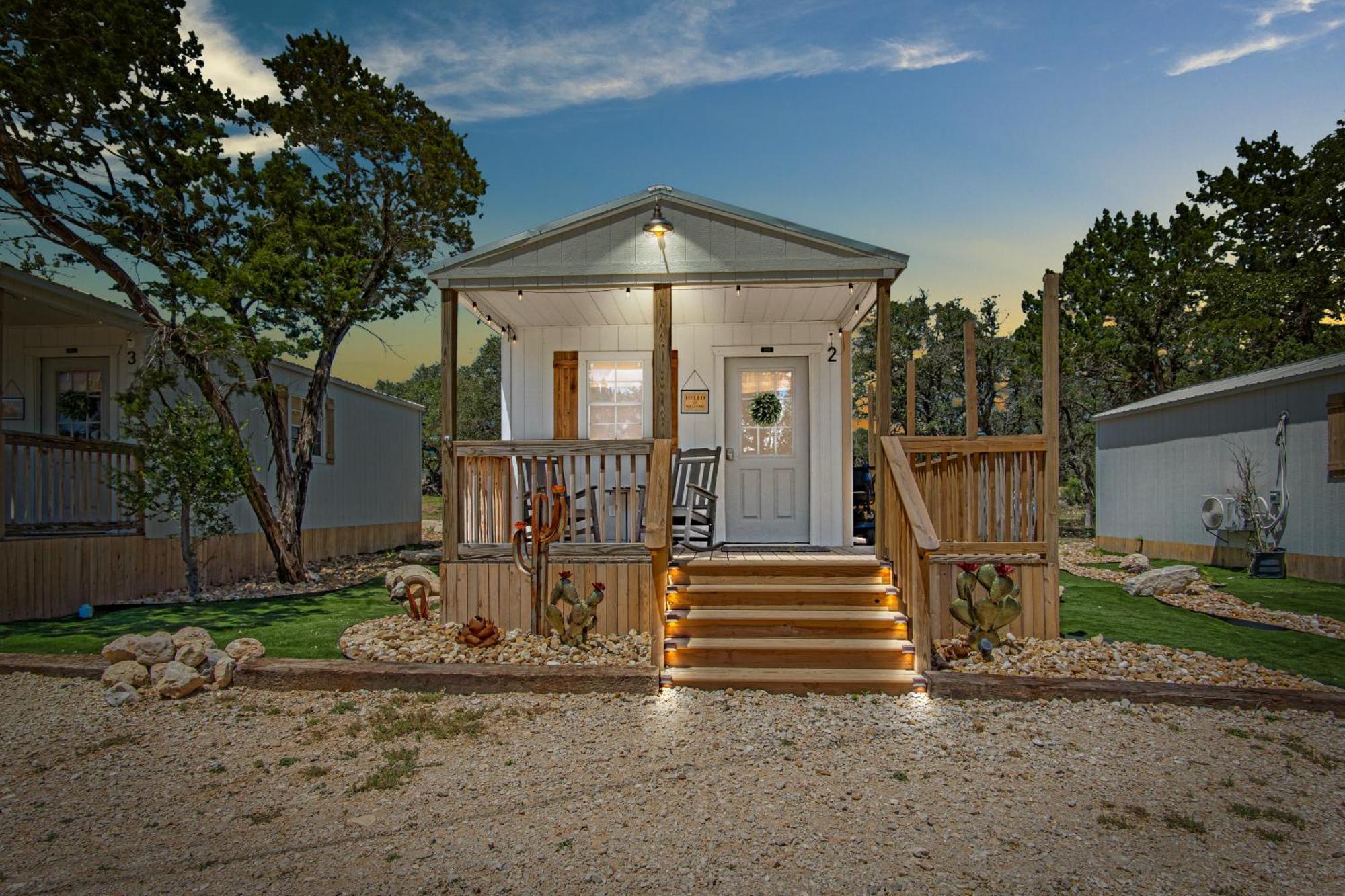 Lucky Star Ranch - Stargazer Hotel Tarpley Екстериор снимка