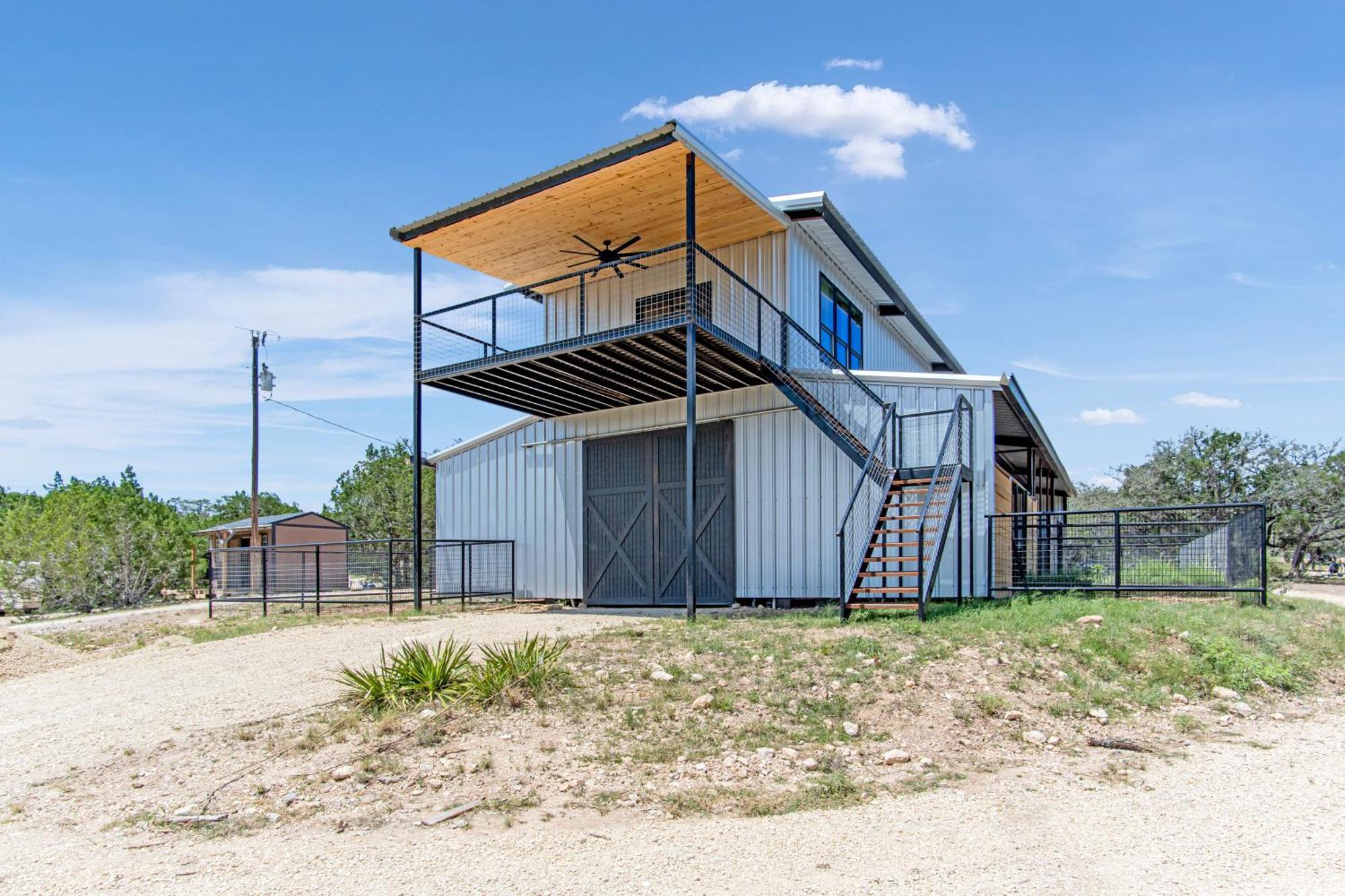 Lucky Star Ranch - Stargazer Hotel Tarpley Екстериор снимка